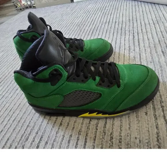 EUC/Like New! Air Jordan 5 Retro SE Green Sneakers - Size 10.5 - Picture 5 of 12